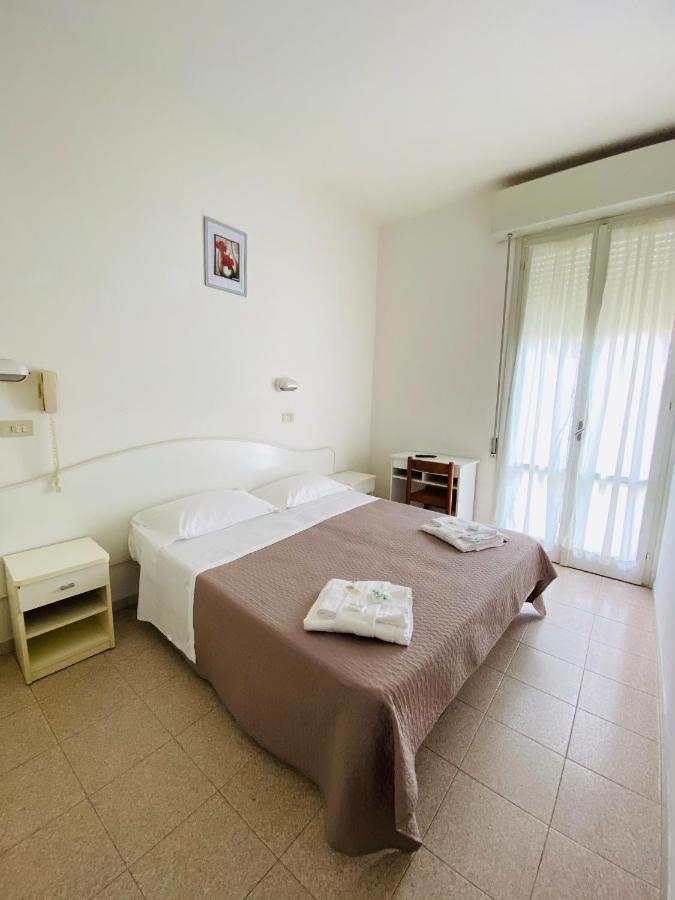 Hotel Luna Rossa Rimini Exteriér fotografie